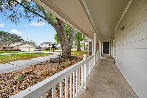 9818 Twin Shores Drive Willis TX 77318