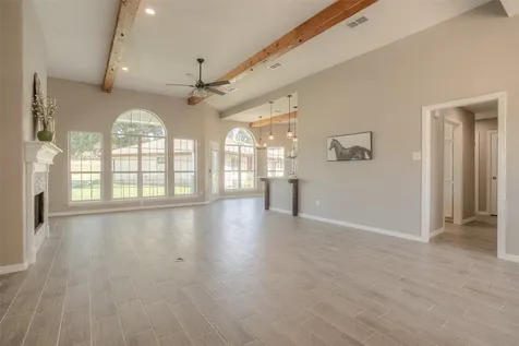319 Brook Hollow Drive Huntsville TX 77340