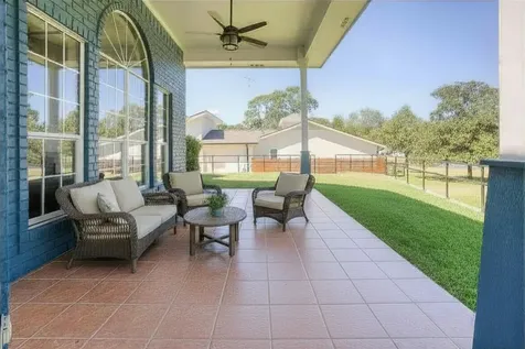 319 Brook Hollow Drive Huntsville TX 77340
