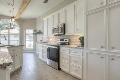 319 Brook Hollow Drive Huntsville TX 77340