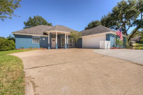 319 Brook Hollow Drive Huntsville TX 77340