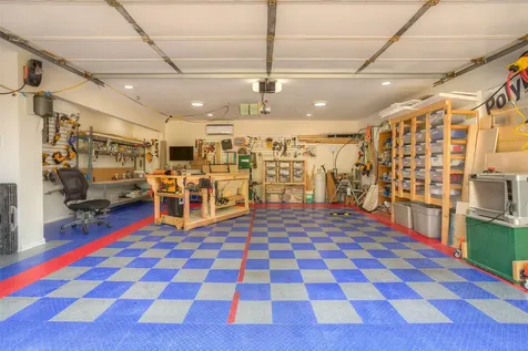 319 Brook Hollow Drive Huntsville TX 77340