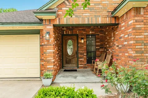 203 Washington Avenue Clute TX 77531