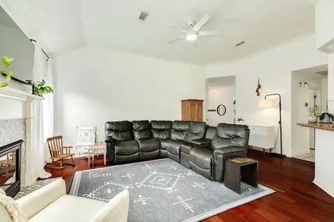 203 Washington Avenue Clute TX 77531