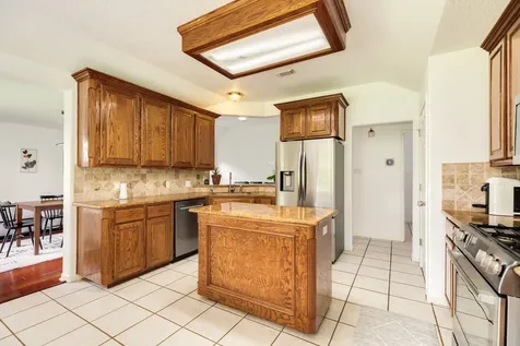203 Washington Avenue Clute TX 77531