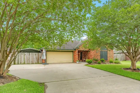 203 Washington Avenue Clute TX 77531