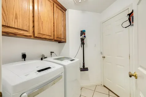 203 Washington Avenue Clute TX 77531