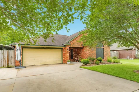 203 Washington Avenue Clute TX 77531