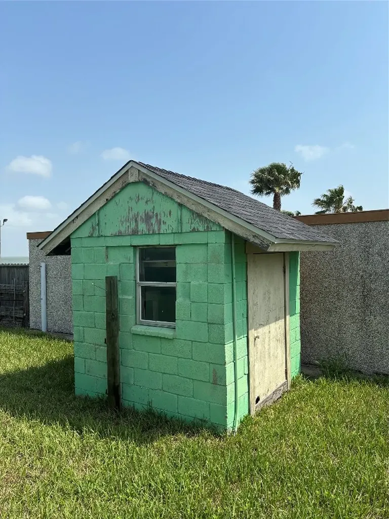 4 & 4-r Copano Ridge Road Rockport TX 78382