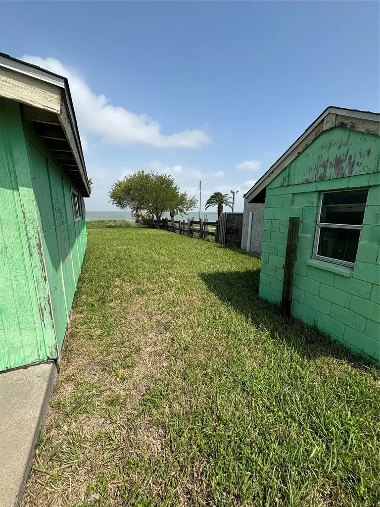 4 & 4-r Copano Ridge Road Rockport TX 78382