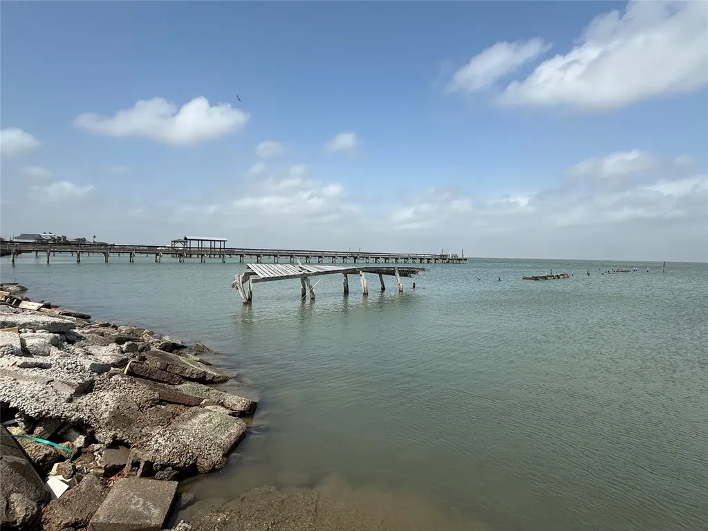 4 & 4-r Copano Ridge Road Rockport TX 78382