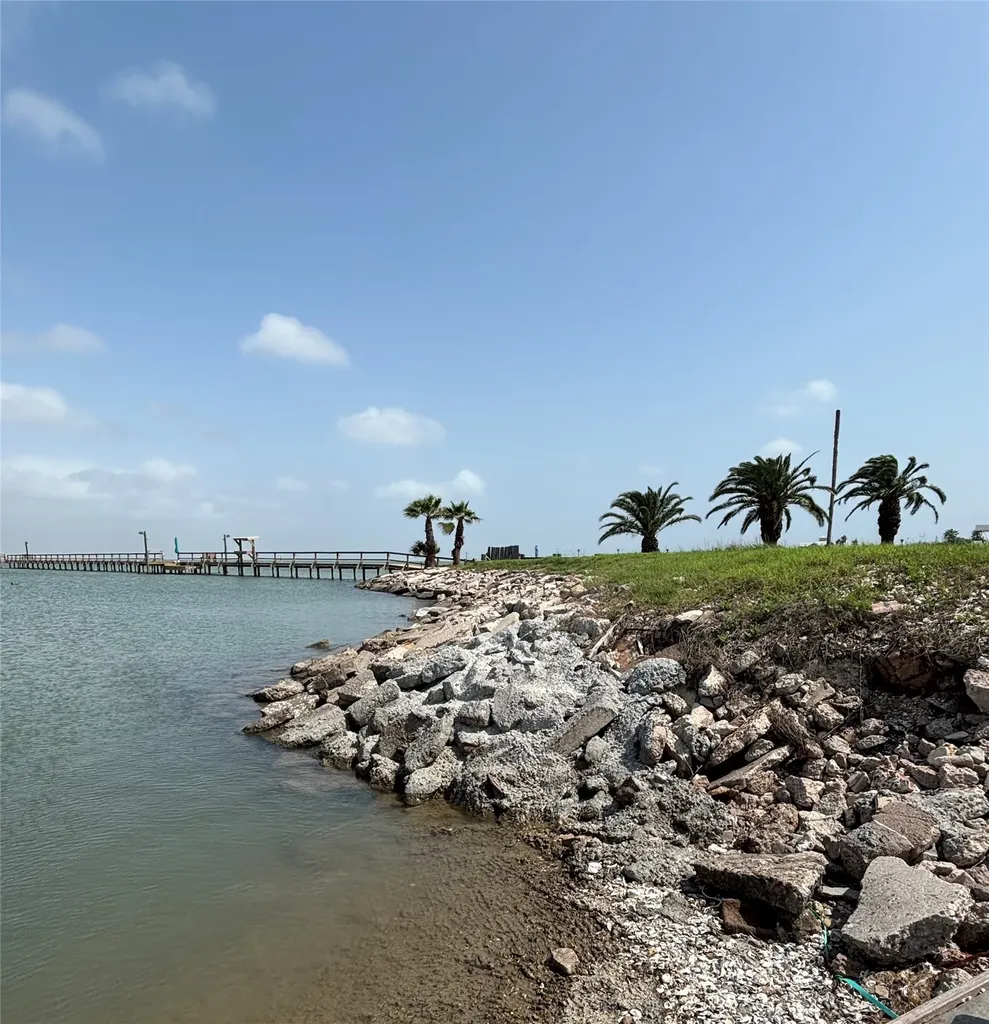 4 & 4-r Copano Ridge Road Rockport TX 78382