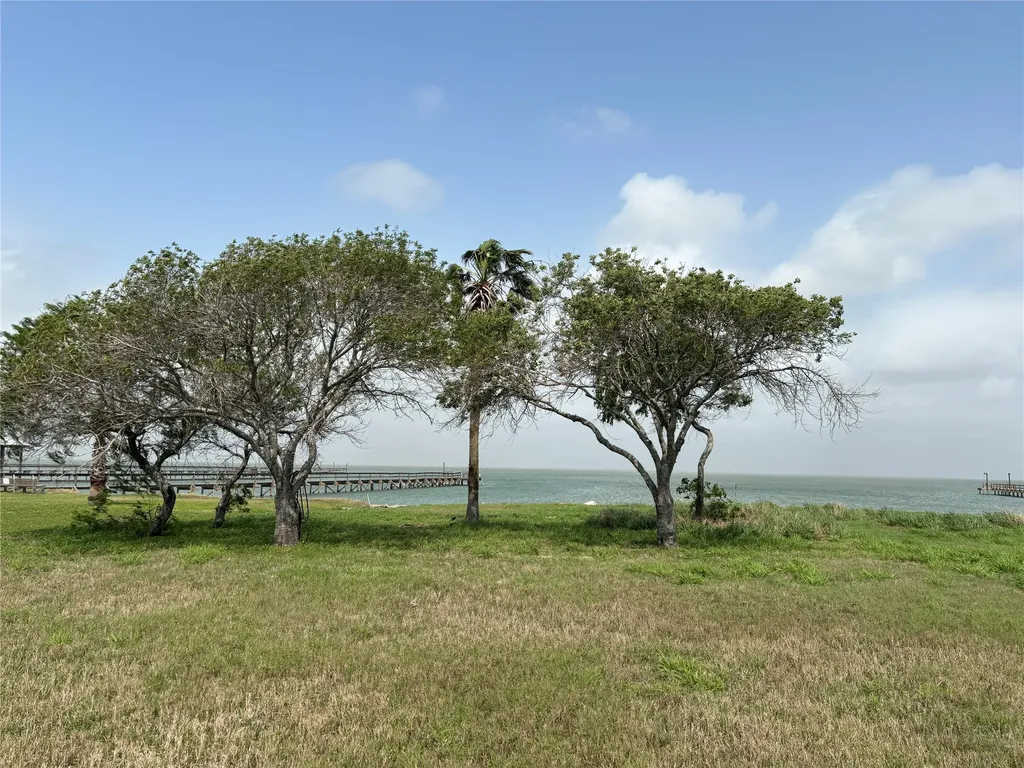4 & 4-r Copano Ridge Road Rockport TX 78382