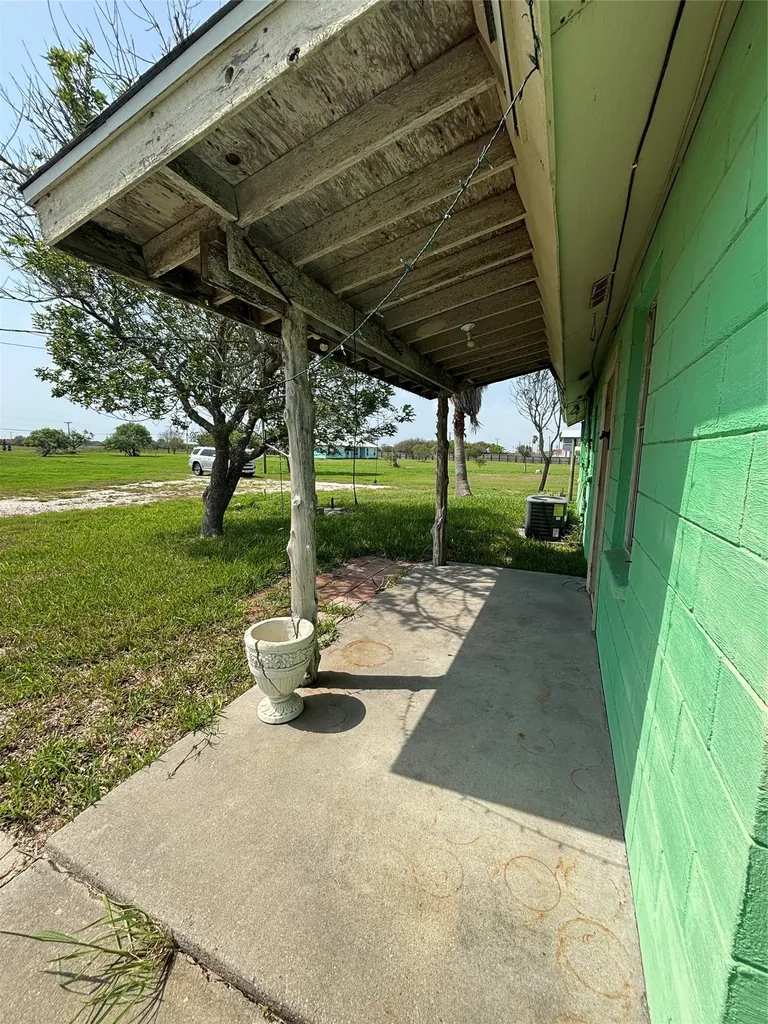 4 & 4-r Copano Ridge Road Rockport TX 78382