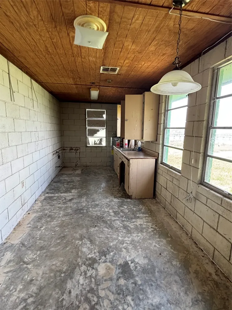 4 & 4-r Copano Ridge Road Rockport TX 78382