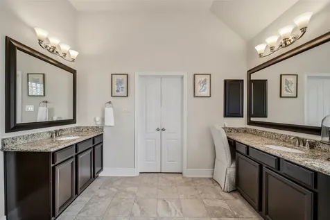 15 S Lochwood Way Tomball TX 77375
