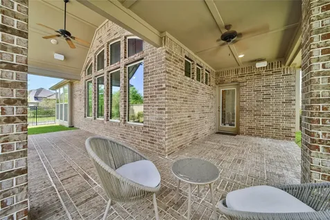 15 S Lochwood Way Tomball TX 77375