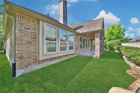 15 S Lochwood Way Tomball TX 77375