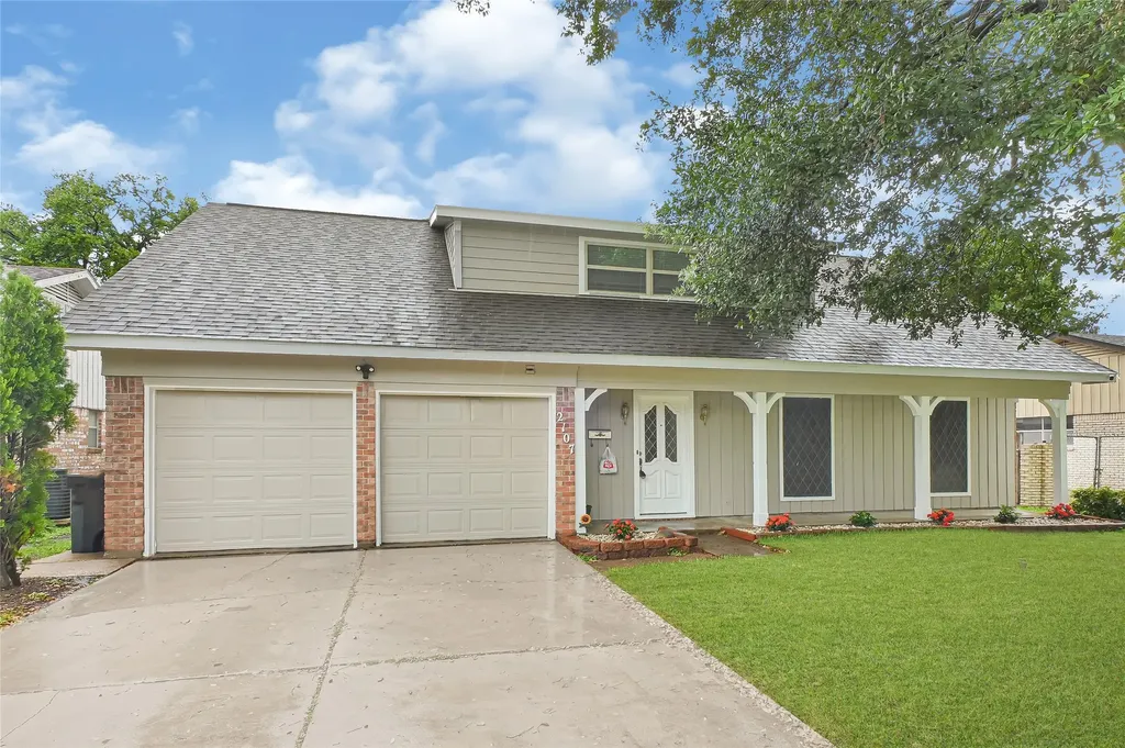 2107 N Rayburn Court Pasadena TX 77502