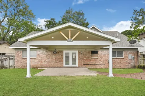 2107 N Rayburn Court Pasadena TX 77502
