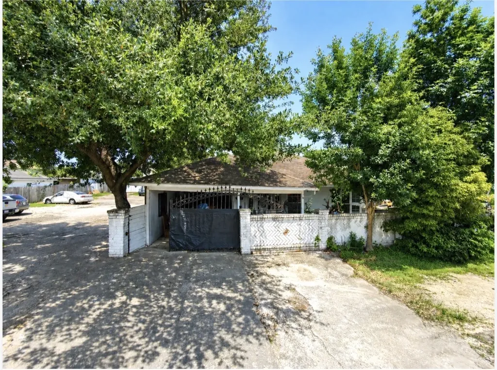 2525 Warwick Road Houston TX 77093