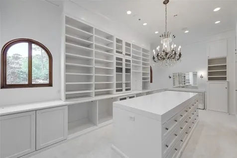 701 W Friar Tuck Lane Houston TX 77024