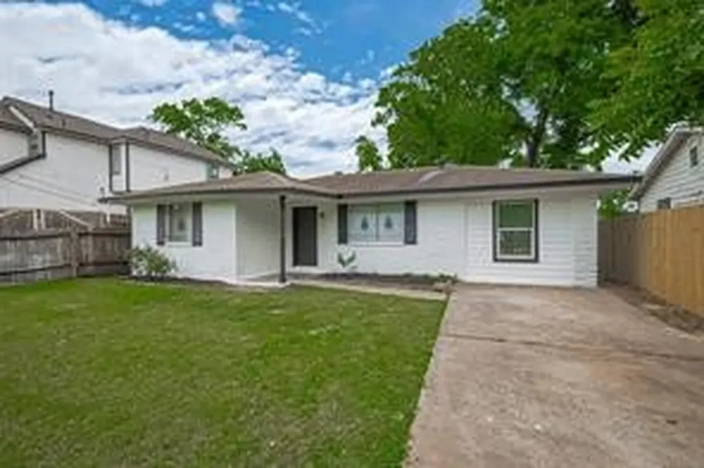 1029 Dolly Wright Street Houston TX 77088