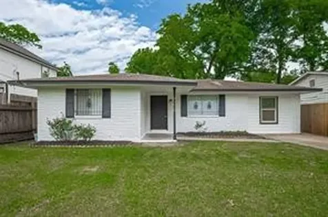 1029 Dolly Wright Street Houston TX 77088