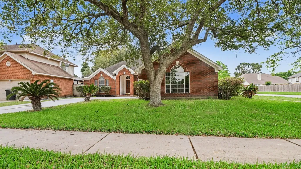 3100 Bay Breeze Drive Dickinson TX 77539