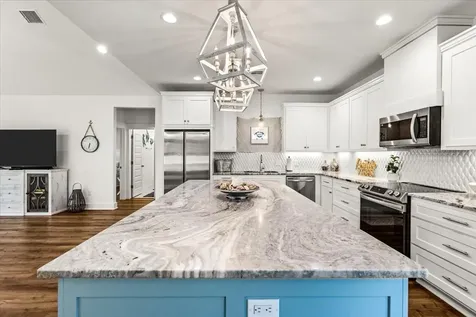 966 Pelican Lane Crystal Beach TX 77650