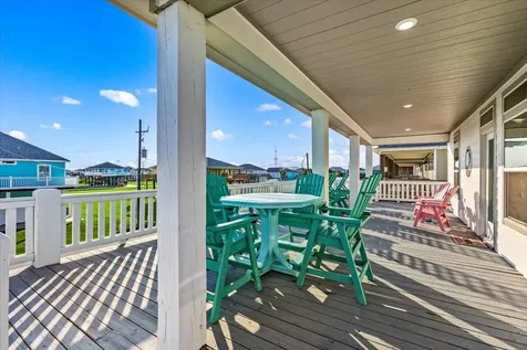 966 Pelican Lane Crystal Beach TX 77650