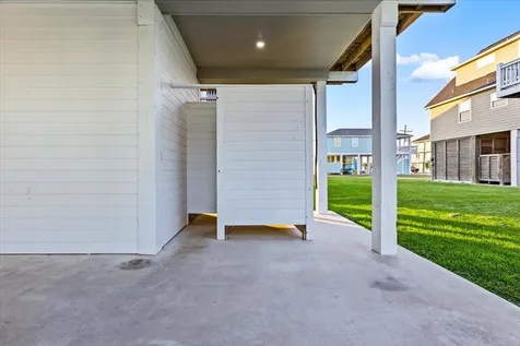 966 Pelican Lane Crystal Beach TX 77650