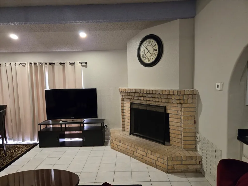 4111 Knoll Glen Drive Houston TX 77082