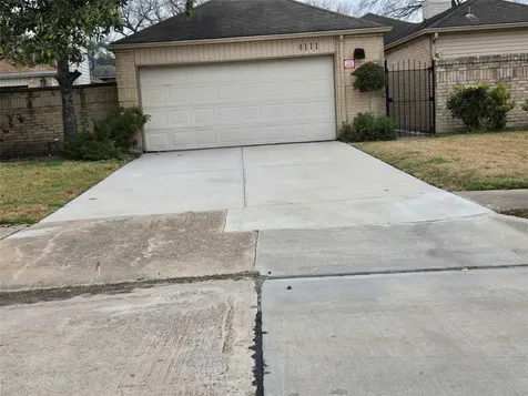 4111 Knoll Glen Drive Houston TX 77082