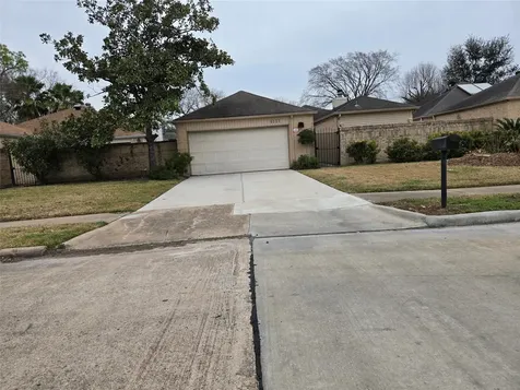 4111 Knoll Glen Drive Houston TX 77082