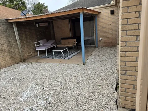 4111 Knoll Glen Drive Houston TX 77082