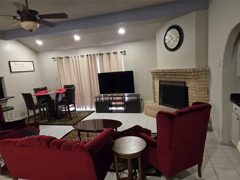 4111 Knoll Glen Drive Houston TX 77082