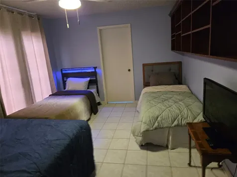 4111 Knoll Glen Drive Houston TX 77082