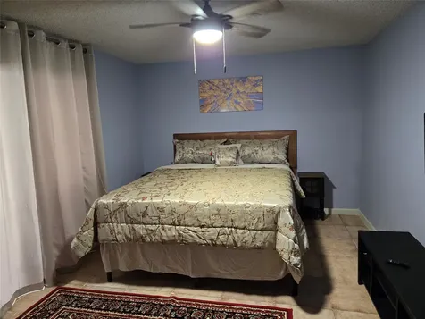 4111 Knoll Glen Drive Houston TX 77082