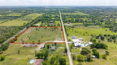 2289 County Road 163 Alvin TX 77511