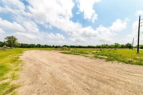 2289 County Road 163 Alvin TX 77511