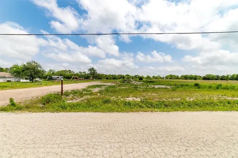 2289 County Road 163 Alvin TX 77511