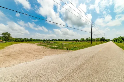 2289 County Road 163 Alvin TX 77511