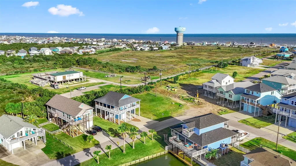 3935 Laguna Drive Galveston TX 77554
