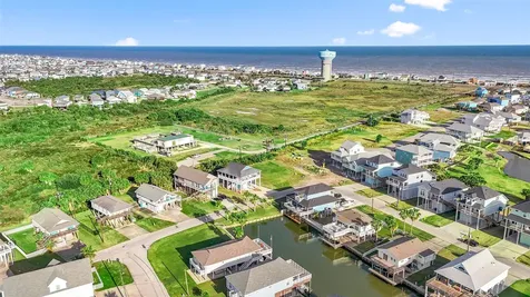 3935 Laguna Drive Galveston TX 77554