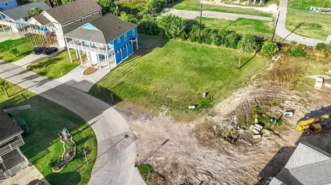 3935 Laguna Drive Galveston TX 77554