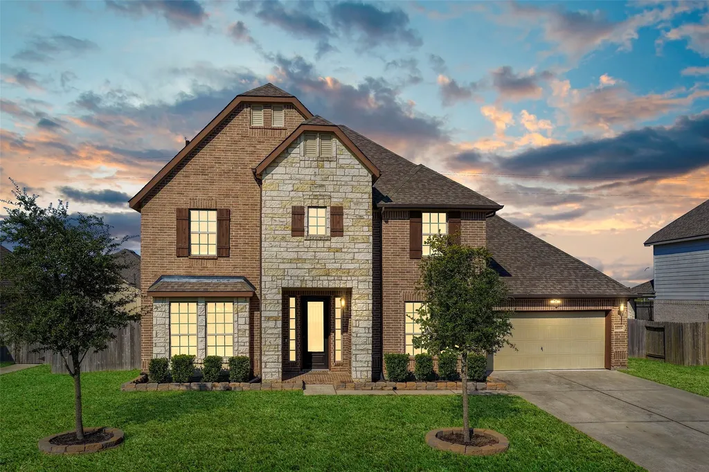 11723 Oakwood Drive Mont Belvieu TX 77535