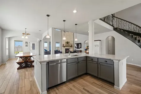 11723 Oakwood Drive Mont Belvieu TX 77535