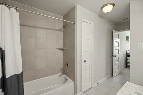 11723 Oakwood Drive Mont Belvieu TX 77535
