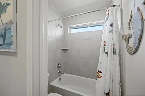 11723 Oakwood Drive Mont Belvieu TX 77535